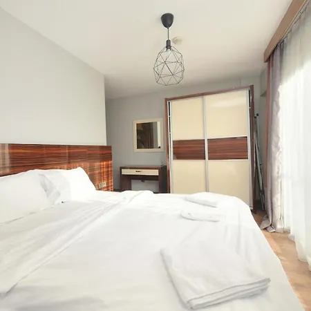 Blueway Apartmanhotel *